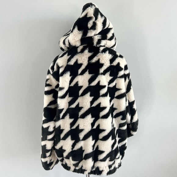 NEW H&M Teddy Faux Fur Houndstooth Star Bomber Jacket Black White Size S Hoodie - Picture 3 of 6